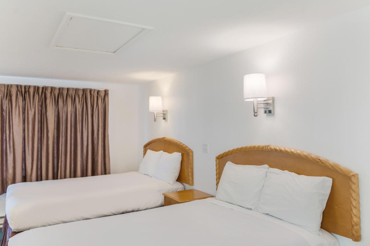 Motel America's Value & Suites/hyannis